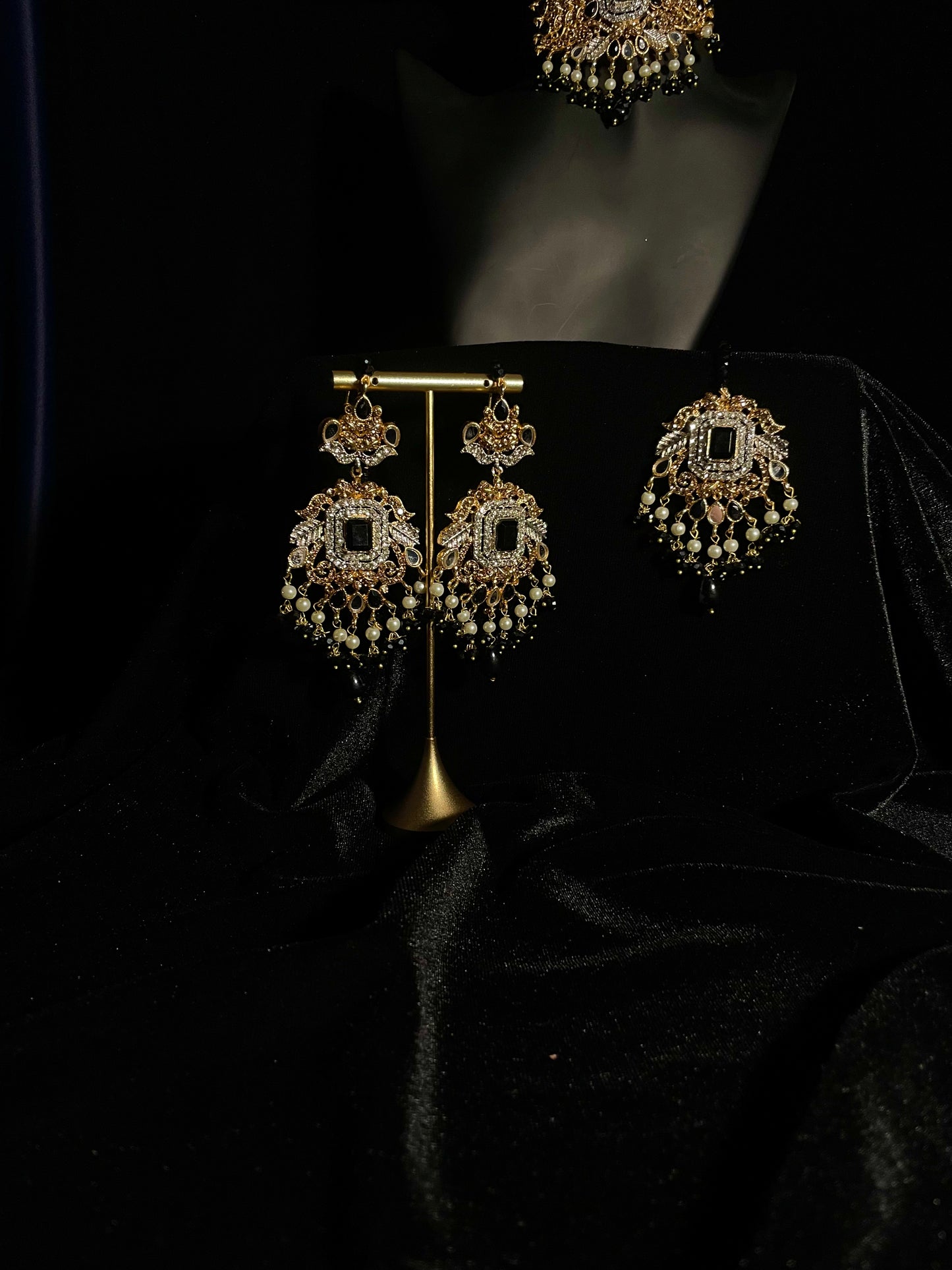 Naulakha Choker