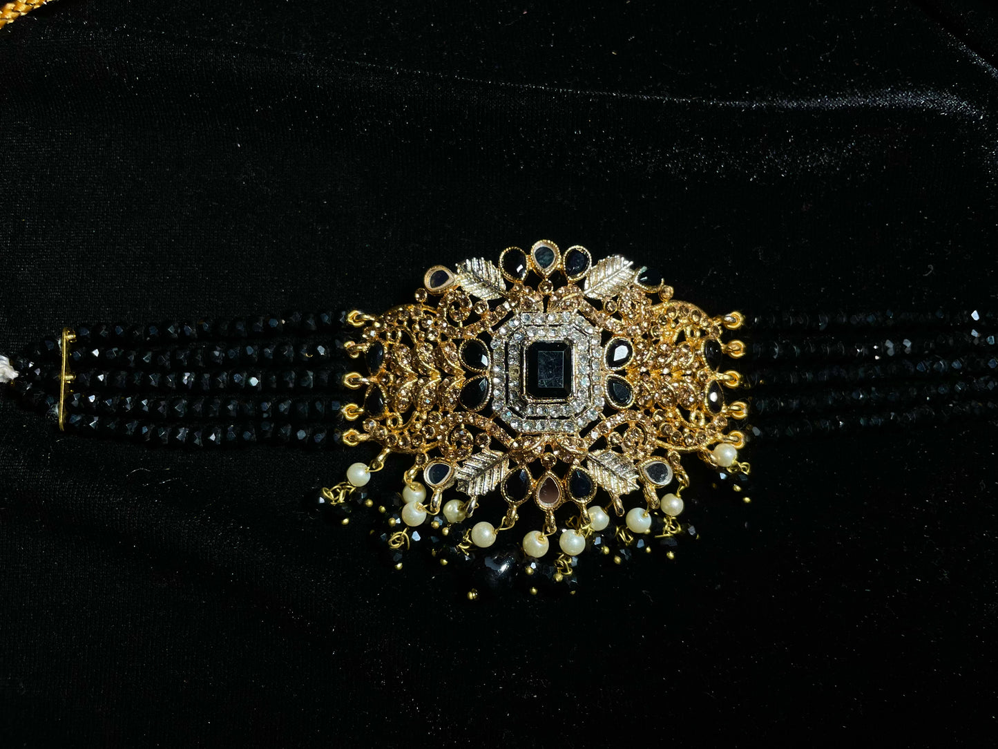 Naulakha Choker