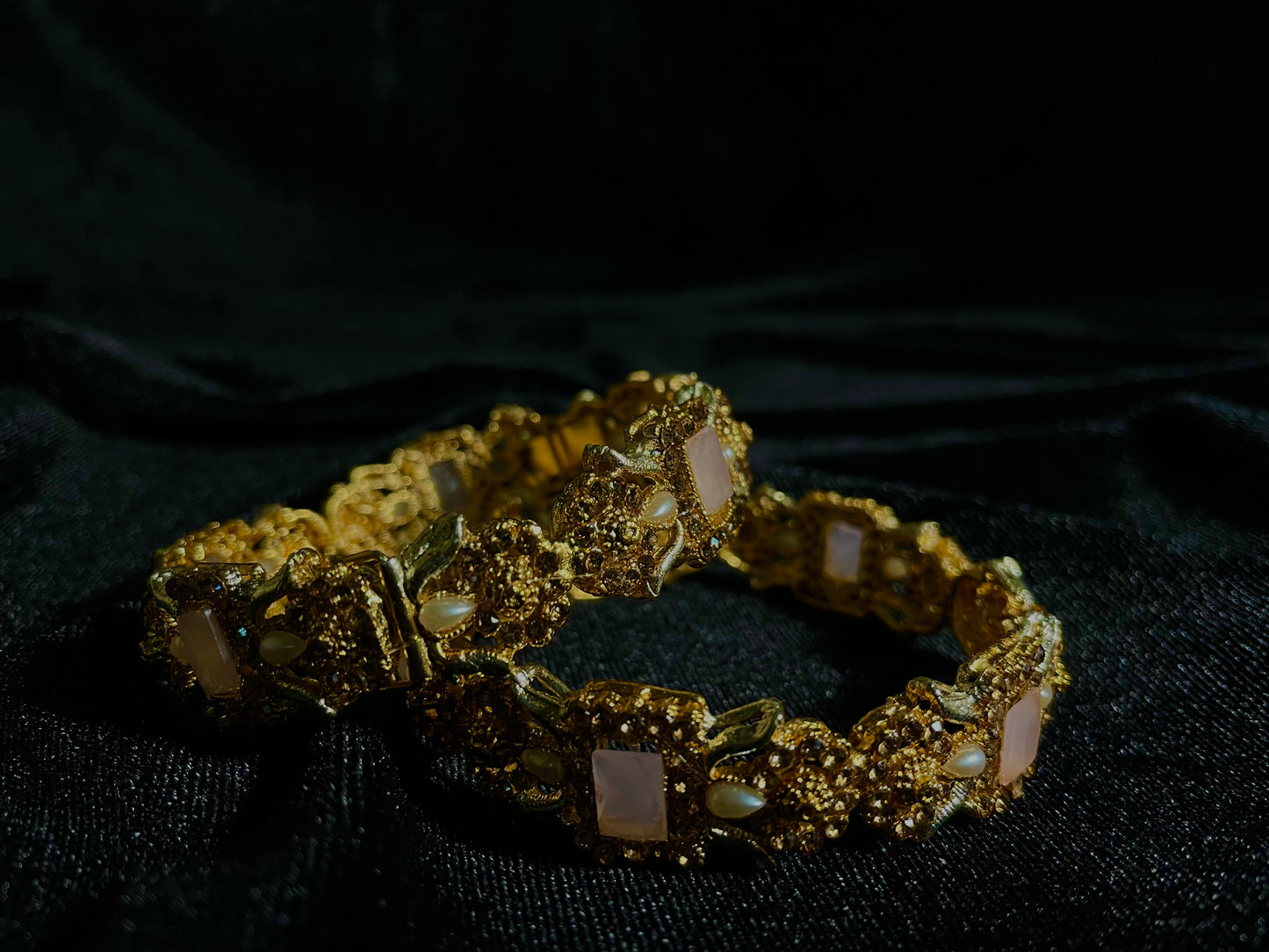 Farhat Bangles
