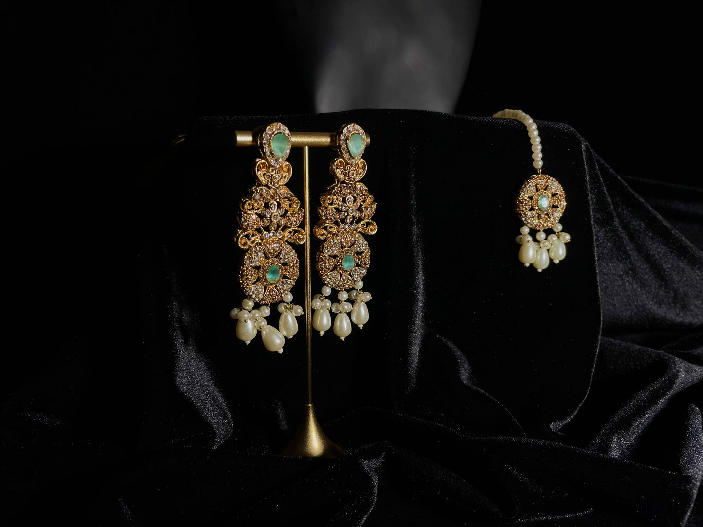 Nazaakat-e-Mughal