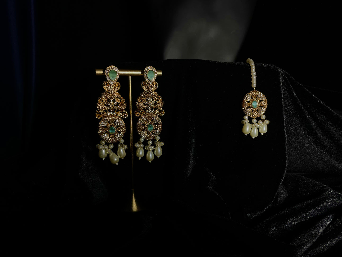 Nazaakat-e-Mughal