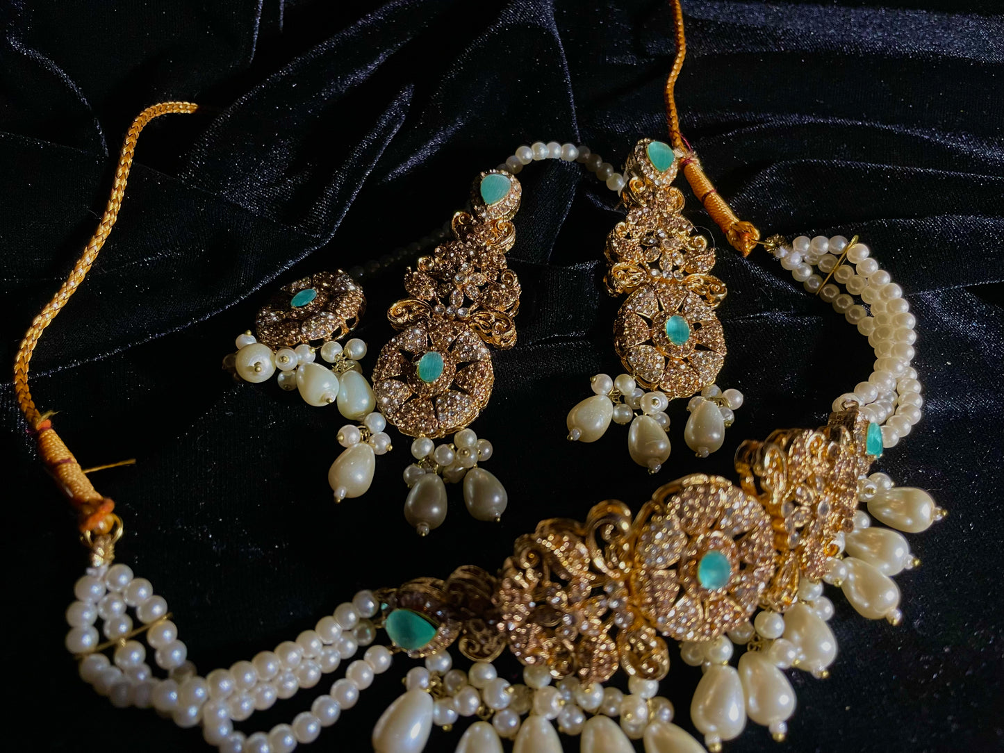 Nazaakat-e-Mughal